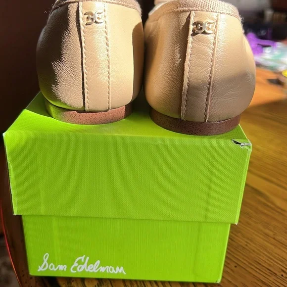 🎉NWOTINBOXSamEdelman BeigeBallet Flat8.5 MClassicStyle&Color TimelessAllSeasons